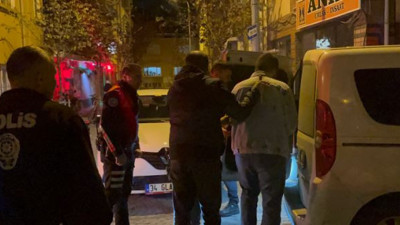 Cadde ortasında bıçaklı saldırı