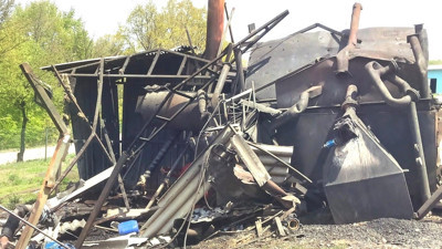 Isınma kazanı momba gibi patladı: 1 ağır yaralı