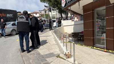 Eski eşinin sevgilisini 4 kurşunla öldürdü