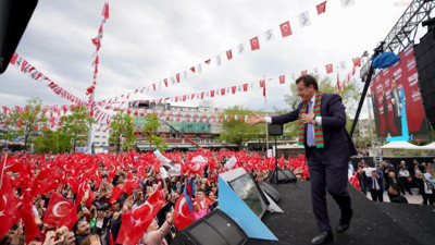 İmamoğlu’na Yalova’da sevgi seli. Bizim olduğumuz yerde iş olur, icraat olur, çözüm olur, proje olur!