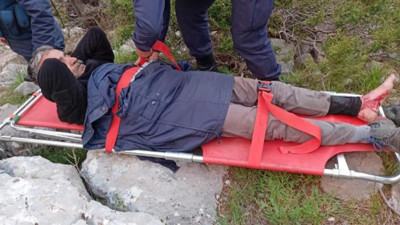 Mantar toplarken kayalıklardan düştü, 9 saatte kurtarıldı
