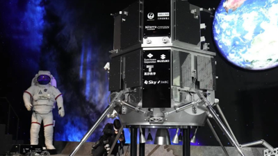 Ay’a iniş sırasında uzay aracıyla bağlantı kesildi