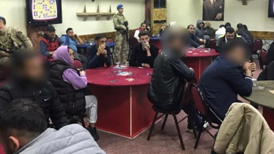 Saklanan kumarbazları jandarma sobeledi