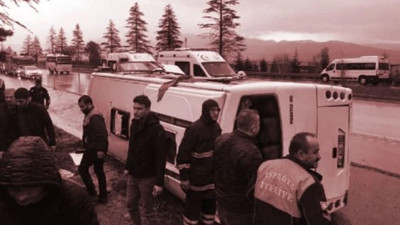 Midibüs devrildi: 17 yaralı