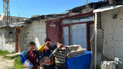 Selvi Kılıçdaroğlu 12 yıl önceki Van depreminden beri depremzedelerin konteynerde yaşadığını duyurdu