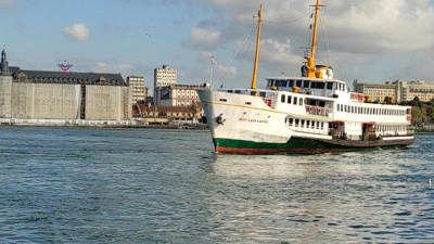 Vapurlardan Boğaz'da düdük eylemi