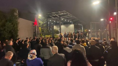 Meral Akşener'e A Haber canlı yayınında skandal sözler. İYİ Partililerden A Haber önünde protesto