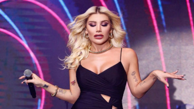 İrem Derici uçağın tuvaletinden paylaştı. Ünlülerden yorum yağdı