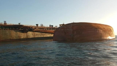 Filipinler'de tarak gemisiyle yakıt tankeri çarpıştı. 1 ölü 1 kayıp