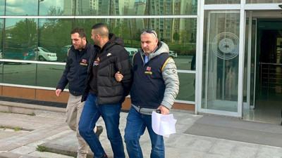 Kuyumcudan bıçak zoruyla 20 bilezik gasbetmişti! Tutuklandı…