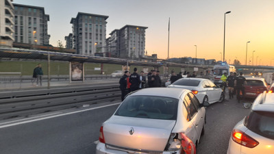 Göreve giden polisler kaza yaptı