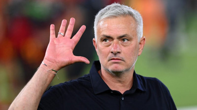 Mourinho Chelsea'nin teklifine cevap verdi. Roma'dan ayrılıyor mu