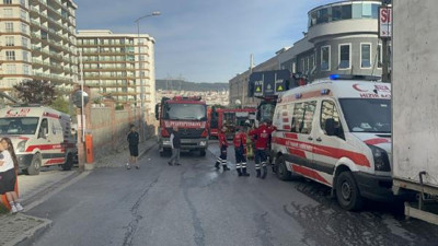 Sancaktepe'de 3 katlı mobilya atölyesinde çıkan yangın söndürüldü