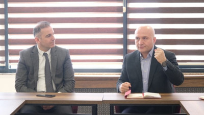 İYİ Partili Erhan Usta Şehit evine giden yolu bile yapmamışlar