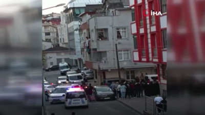 Arnavutköy'de bir şahıs oğluna 2 el ateş açtı