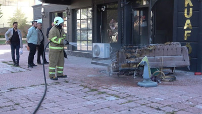 Kuaförde çıkan yangın korkuttu