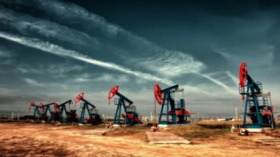 Brent petrolün varil fiyatı 77,06 dolar