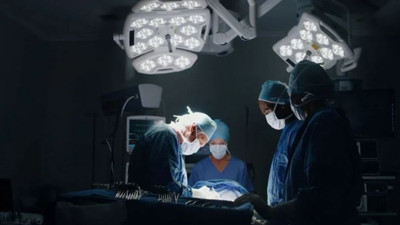 Anne karnındaki bebek beyin ameliyatı oldu