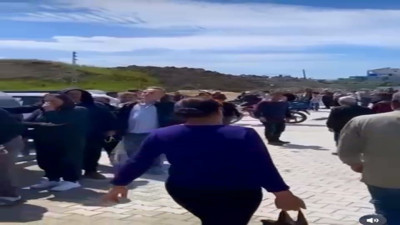 Deprem bölgesinde şimdide yılan krizi... Vatandaşlar uzun kuyruklar oluşturdu