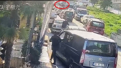 Tabancayla 2 kilometreden ateş etti kadını öldürdü