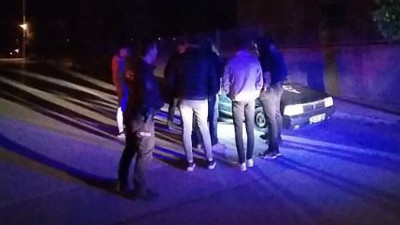 Seyir halindeki araca kurşun yağmuru