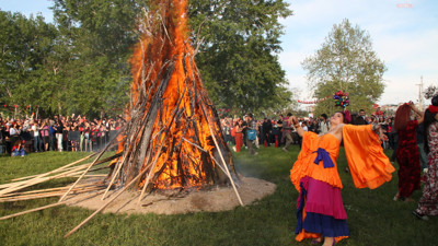Edirne’de geleneksel kakava ateşi yakıldı