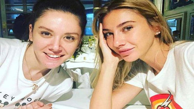 Kübra Açıl 'Biz kaçtık' notu ile paylaştı. Şeyma Subaşı ablasını düğününe davet etmemişti