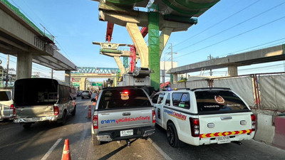 Otoyola beton levha düştü: 1 ölü 1 yaralı
