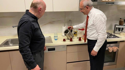 Kılıçdaroğlu’ndan ‘mutfak pankartı’na karşı Tuncer Akşener’le fotoğraf: Biz hayatı paylaşmaktan gurur duyarız