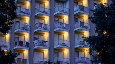 Otel balkonundan düşen Belediye Başkanı hayatını kaybetti