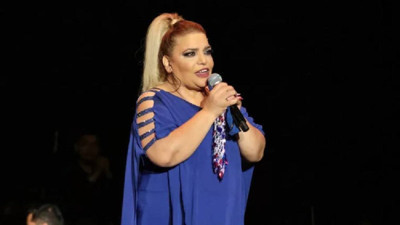 Sahneden düşen Kibariye hastaneye kaldırıldı. Güvenlik görevlisi çarptı