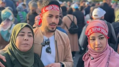 Erdoğan'ın mitinginde konuşan Suriyeli: Yeni vatandaşlık aldık oy kullanacağız. Oyumuz Erdoğan’a