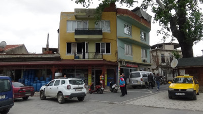 Kızının hayatını kurtarmak isterken diri diri yandı