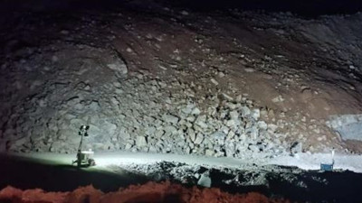 Maden ocağında toprak kayması can aldı