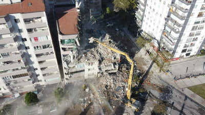 Depremde yıkılan Yılmaz Erbek Apartmanı davasında kamu görevlileri hakkında hapis istemi (13 Mayıs 2023)