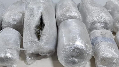 Aracı arayan polis dondu kaldı. Herkes şok geçirdi