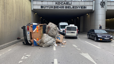 D-100 karayolundaki kaza trafiği birbirine kattı
