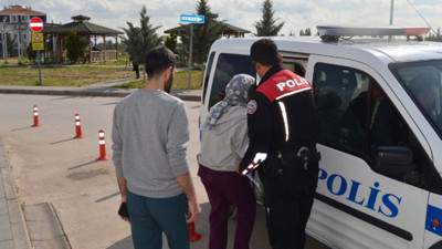 'Serumu geç çıkardın' diyerek, 2 sağlık memurunu darbettiler