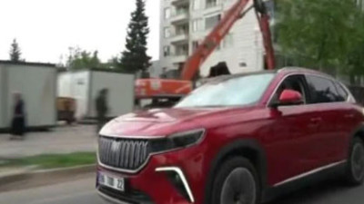 AKP’li belediye başkanından Togg şovu. Adıyaman enkaz altındayken