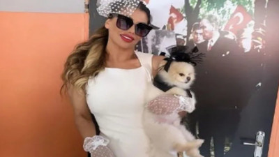 Şarkıcı Hatice seçim kombini ile gündem oldu