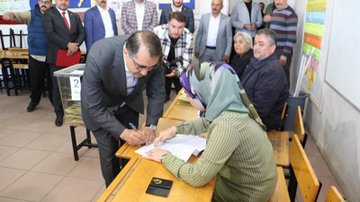 Bakan Dönmez oyunu 2023 numaralı sandıkta kullandı