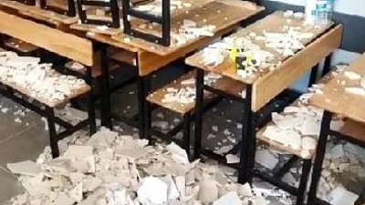 Oy verirken gümbürtüyle düştü. 2 kişi hastanelik oldu