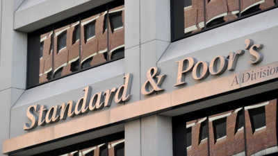 S&P Türkiye'nin risk primini yükseltti
