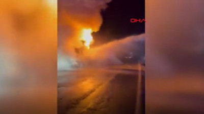 Seyir halindeki TIR alev alev yandı (16 Mayıs 2023)