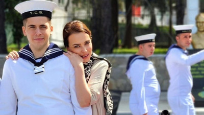 Deniz Uğur oğlunun yemin töreninde duygusal anlar yaşadı