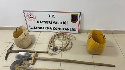 Kayseri'de kaçak kazı yapan şahıs jandarmaya yakalandı