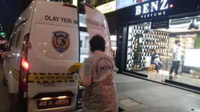 Ailesinin haber alamadığı kadın evinde öldürülmüş halde bulundu