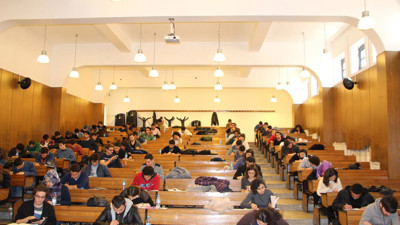 Açık Öğretim final sınavlarının nasıl yapılacağı belli oldu. Online mı yüz yüze mi?