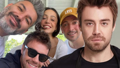 Ünlülerin şen dullar pozu olay oldu! Zeynep Bastık da eski eşiyle aynı karede