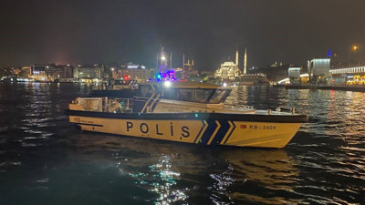 Galata Köprüsü'nden denize düşen vatandaş hayatını kaybetti